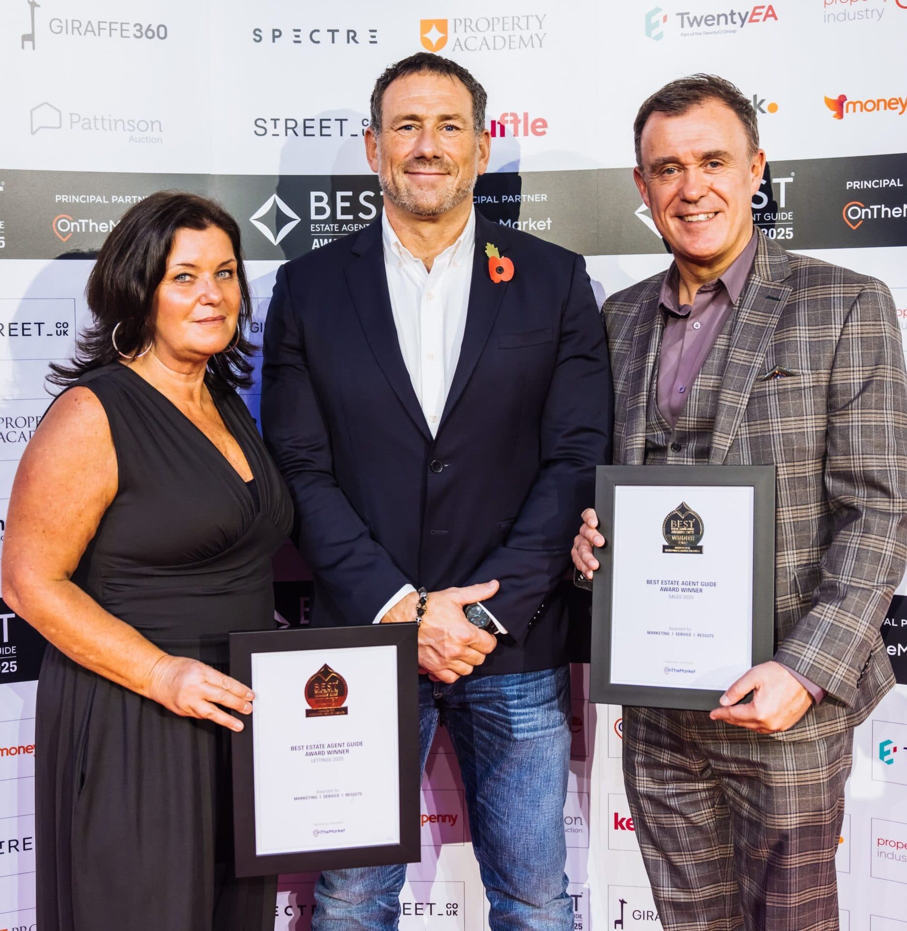 <strong>40+ Awards</strong>