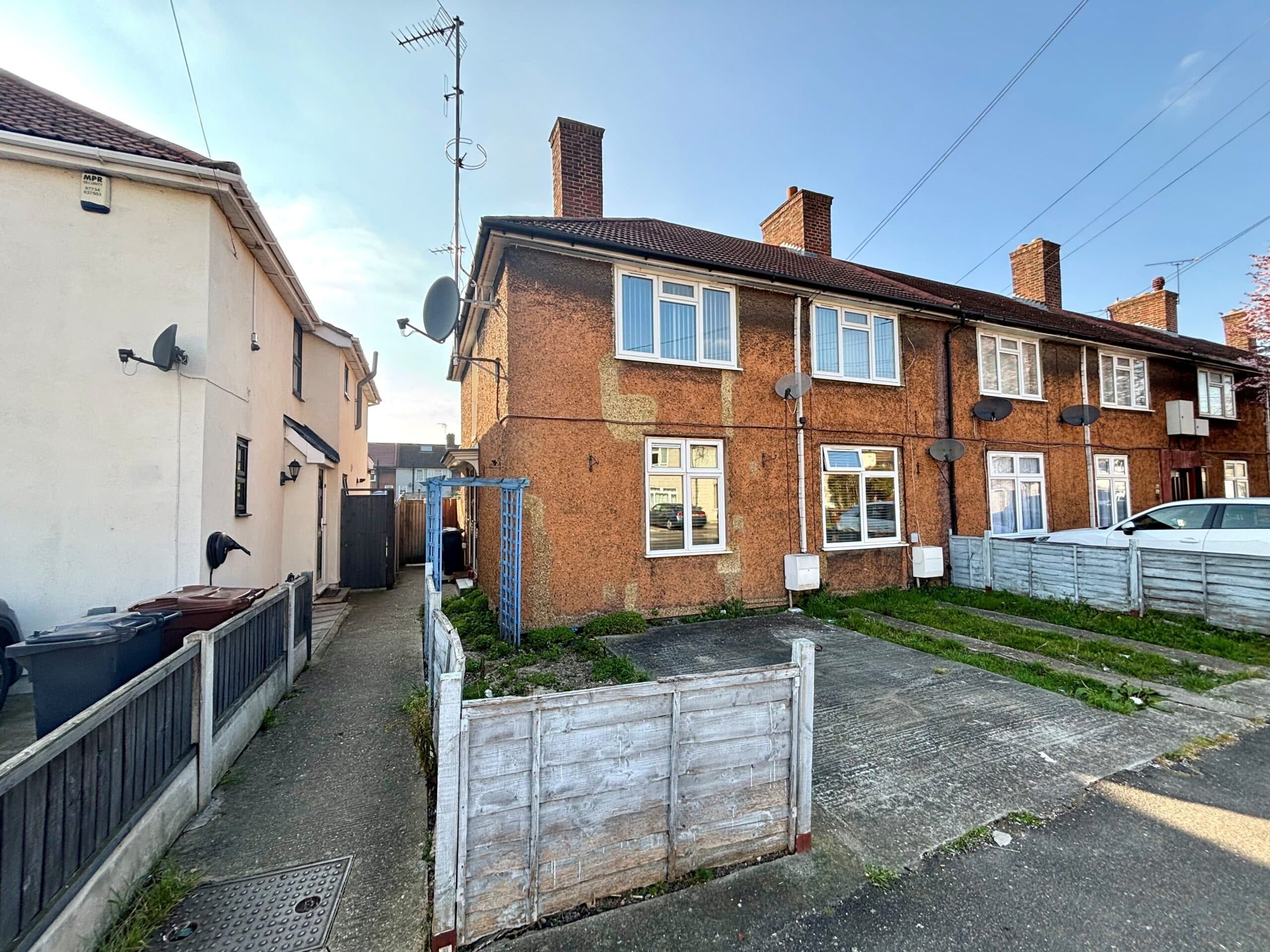 Grafton Road, Dagenham, RM8