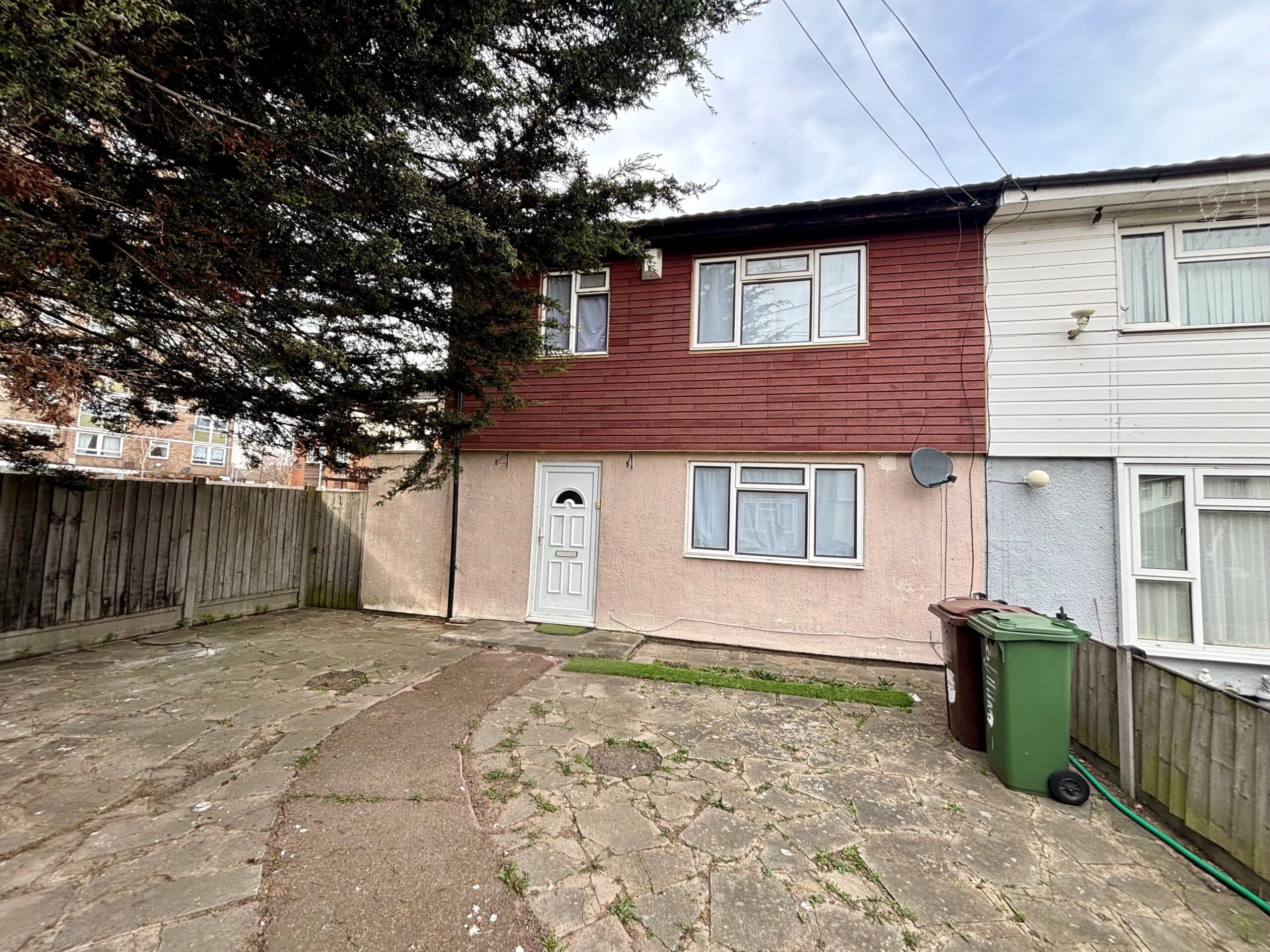 Brook Avenue, Dagenham, RM10