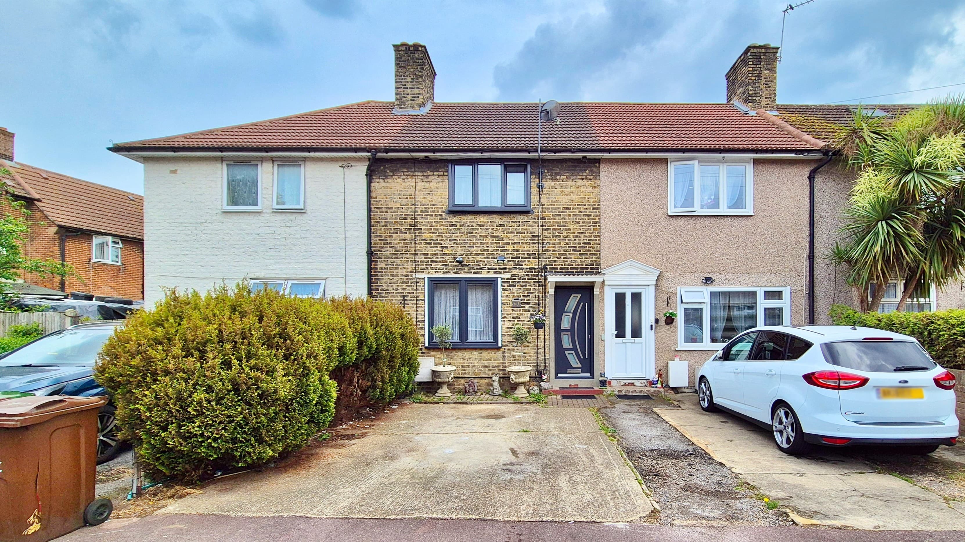 Rowdowns Road, Dagenham, RM9