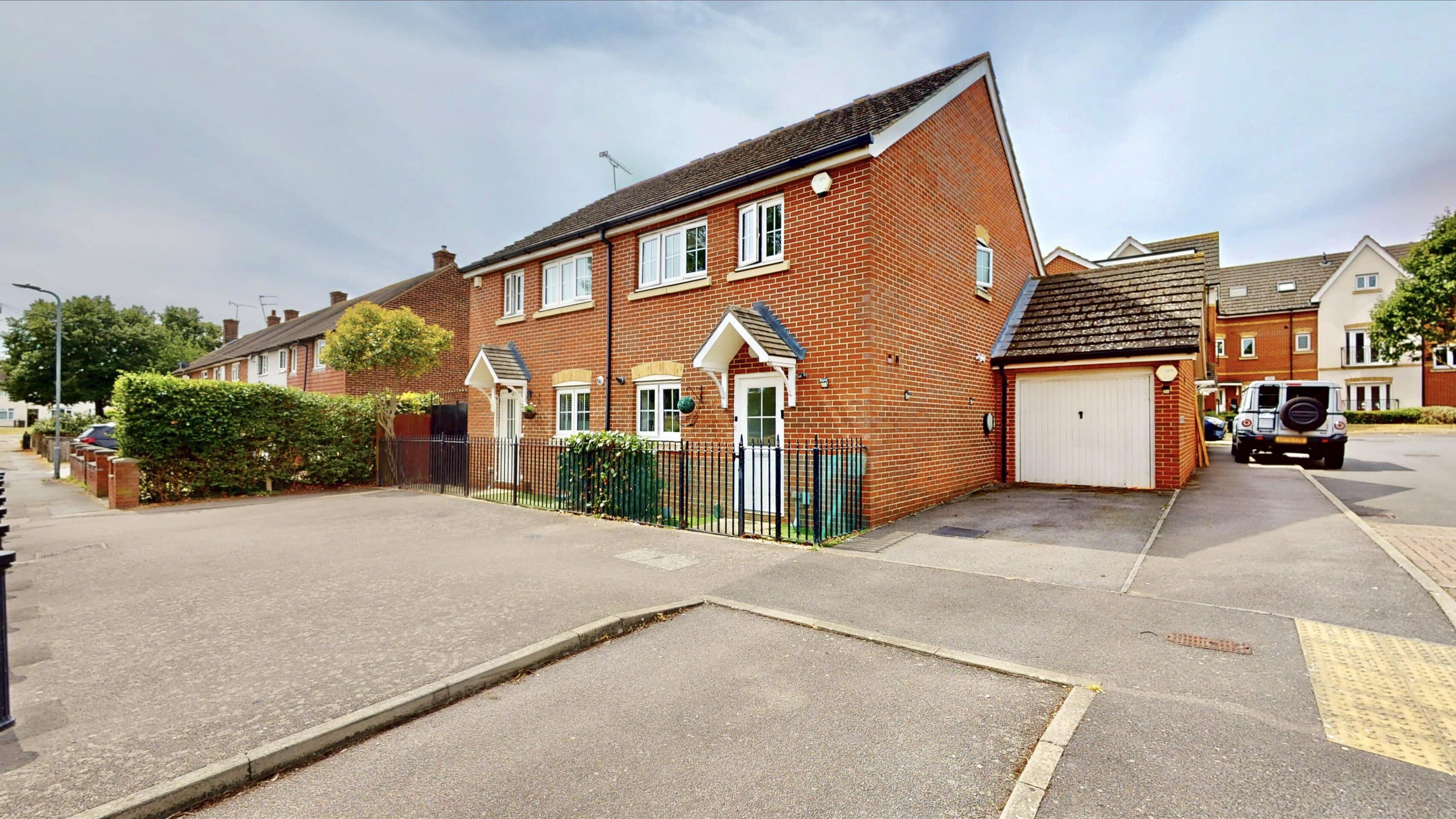 Gooshays Gardens, Romford, RM3