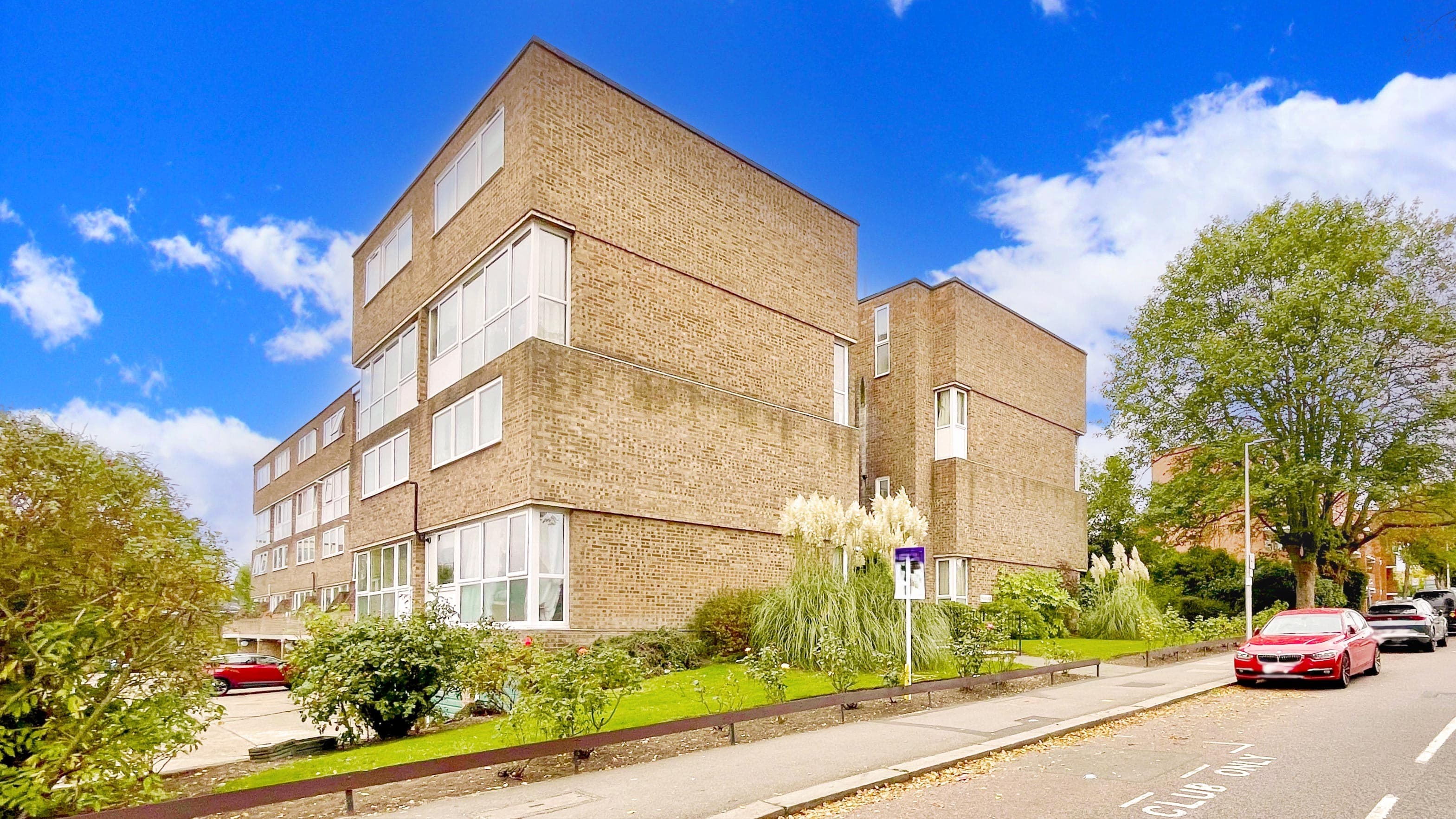 Churchfields, London, E18