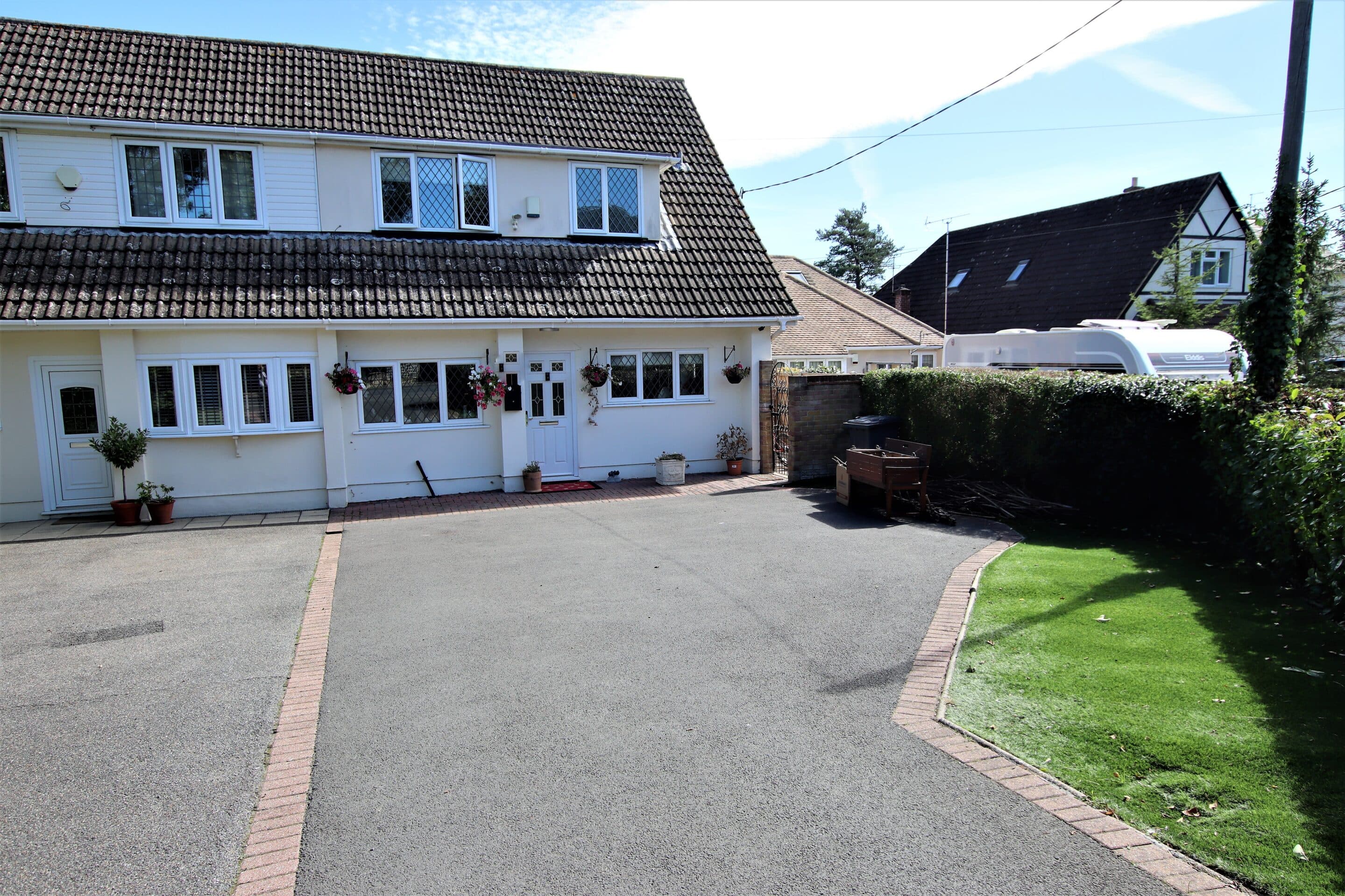 Doddinghurst Road, Doddinghurst, CM15