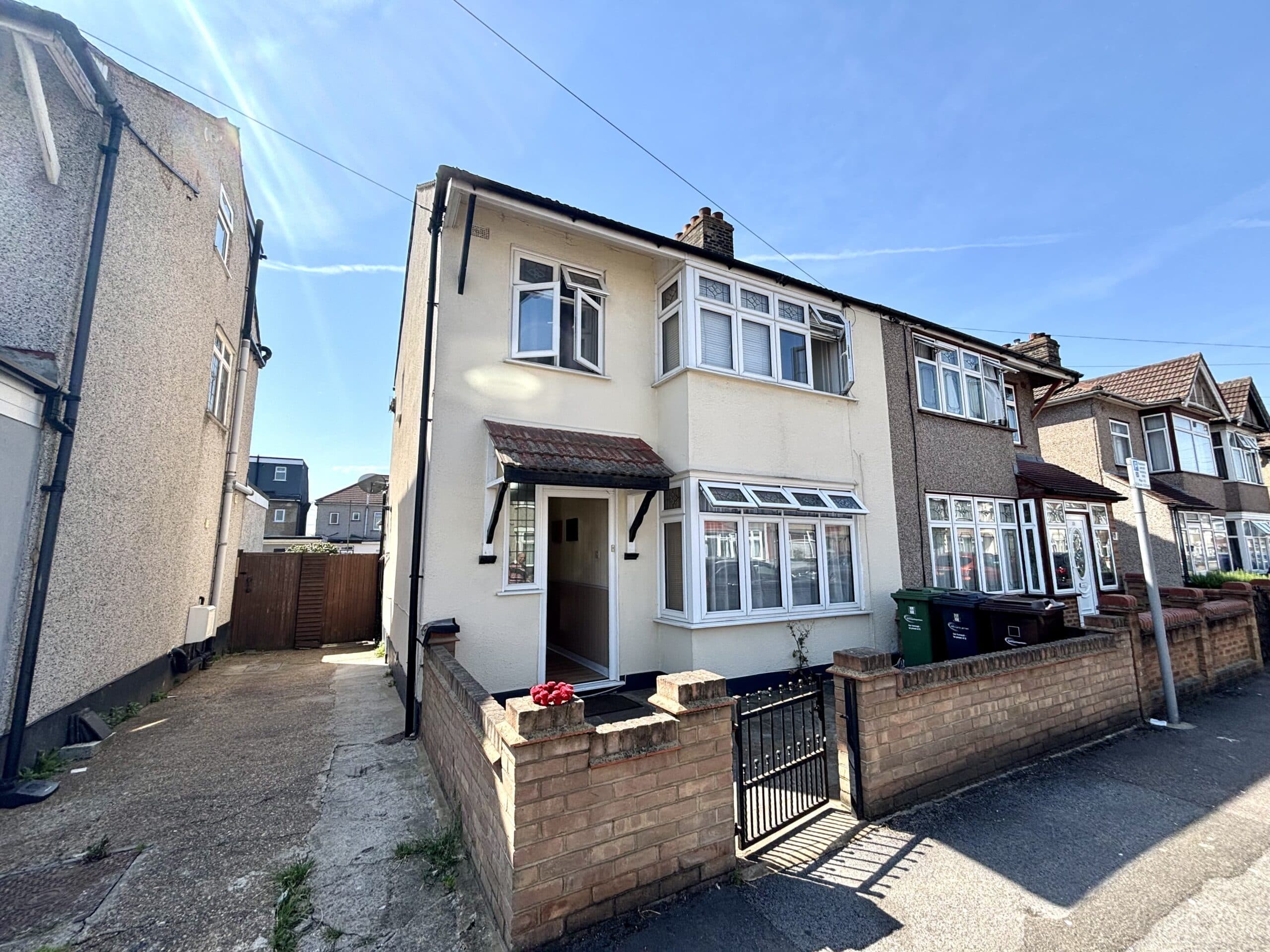 Foxlands Road, Dagenham, RM10