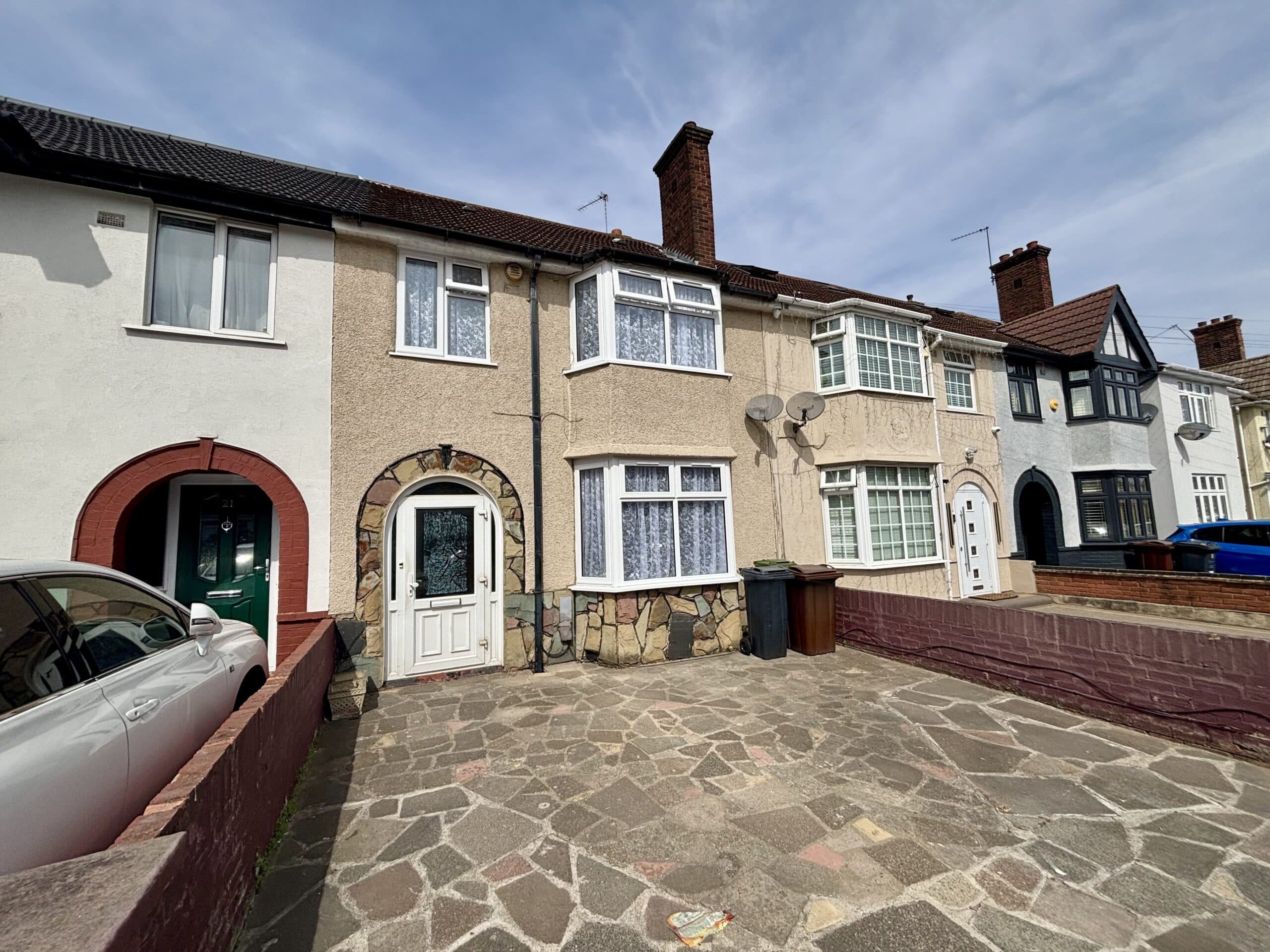 Review Road, Dagenham, RM10