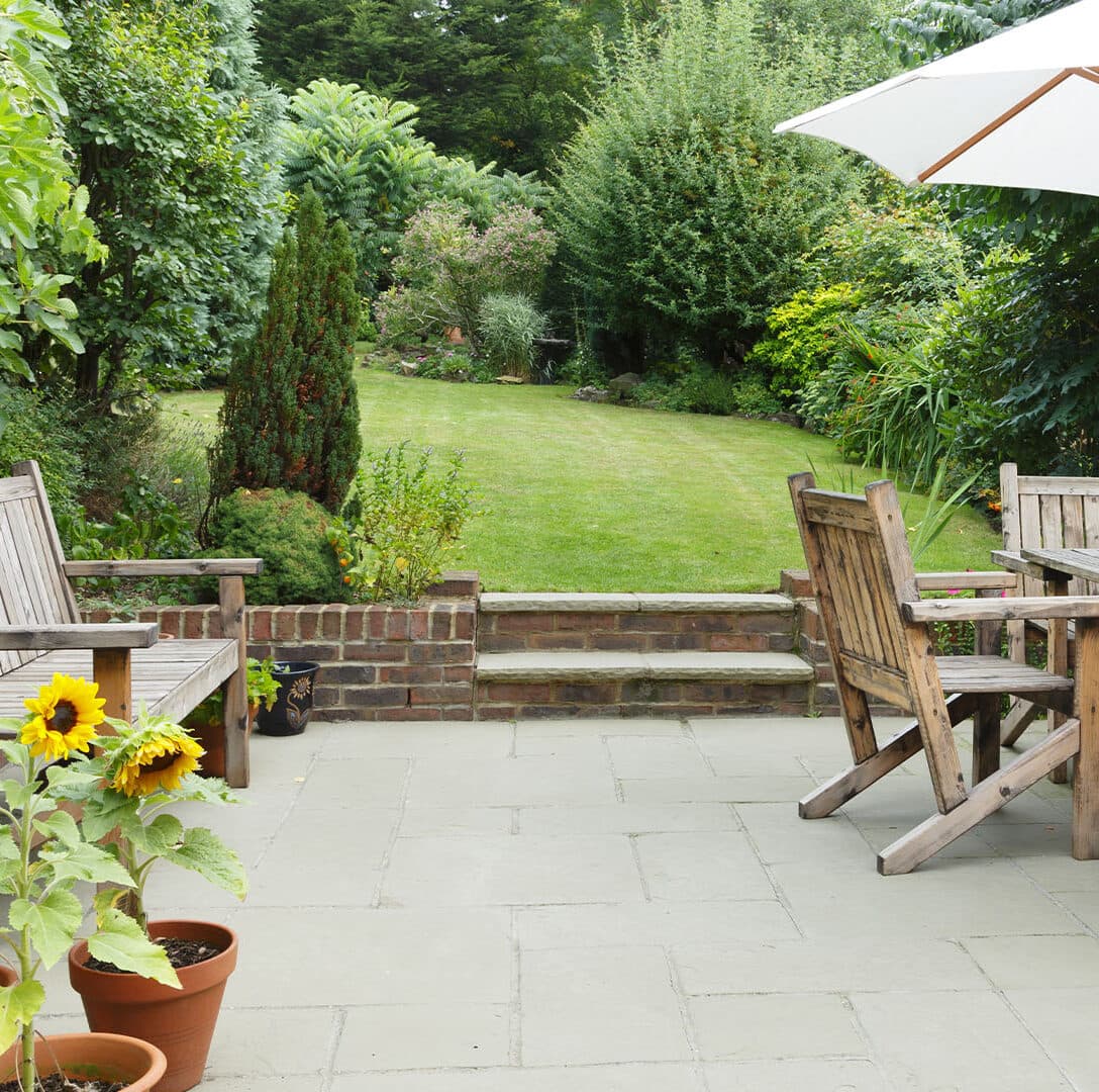 <p><strong>Gardens</strong></p>